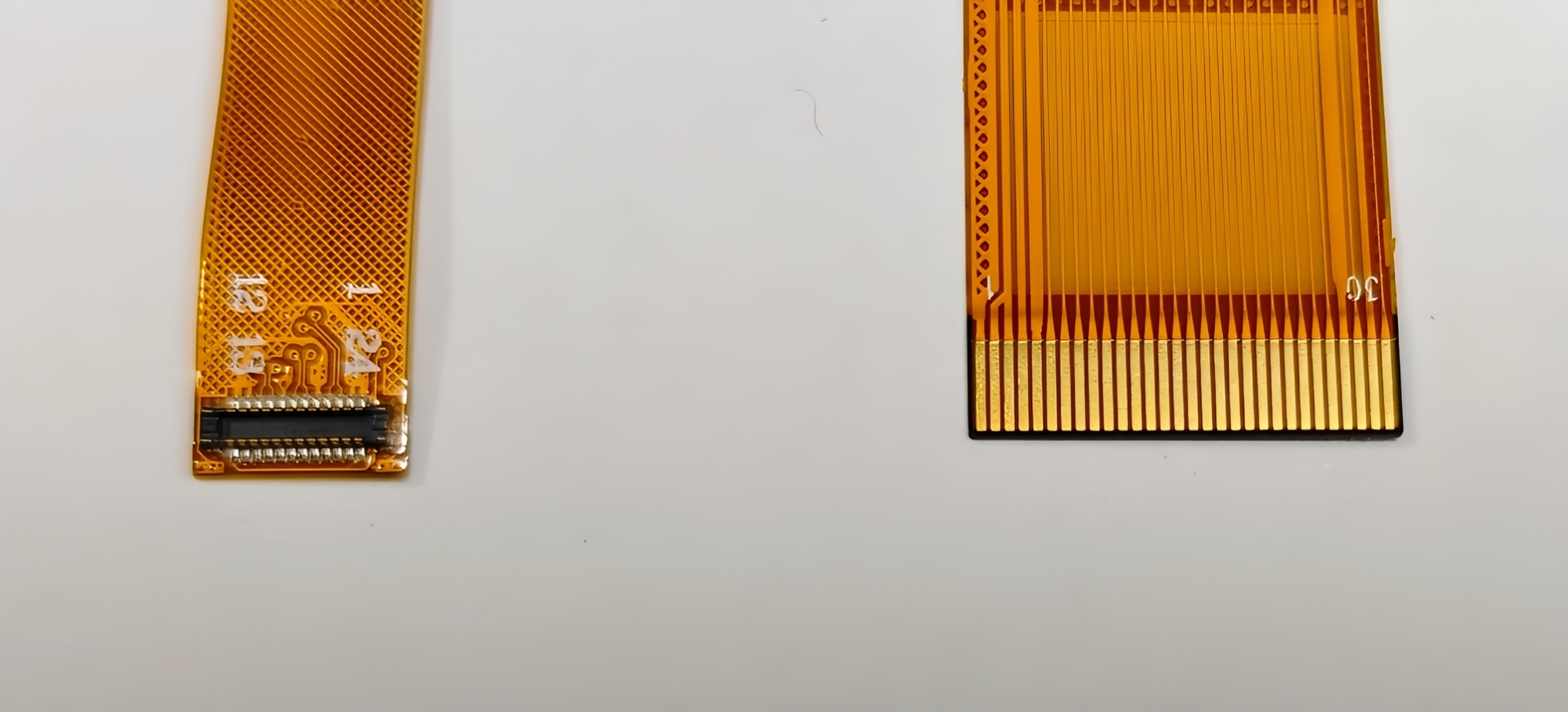 Sử dụng đầu nối B TO B hay đầu cắm vàng cho cáp màn hình linh hoạt sẽ tốt hơn?